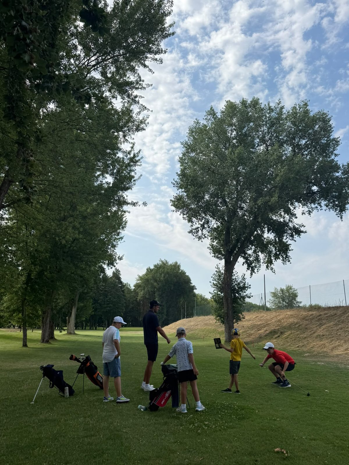 Golfový tréning detí na ihrisku